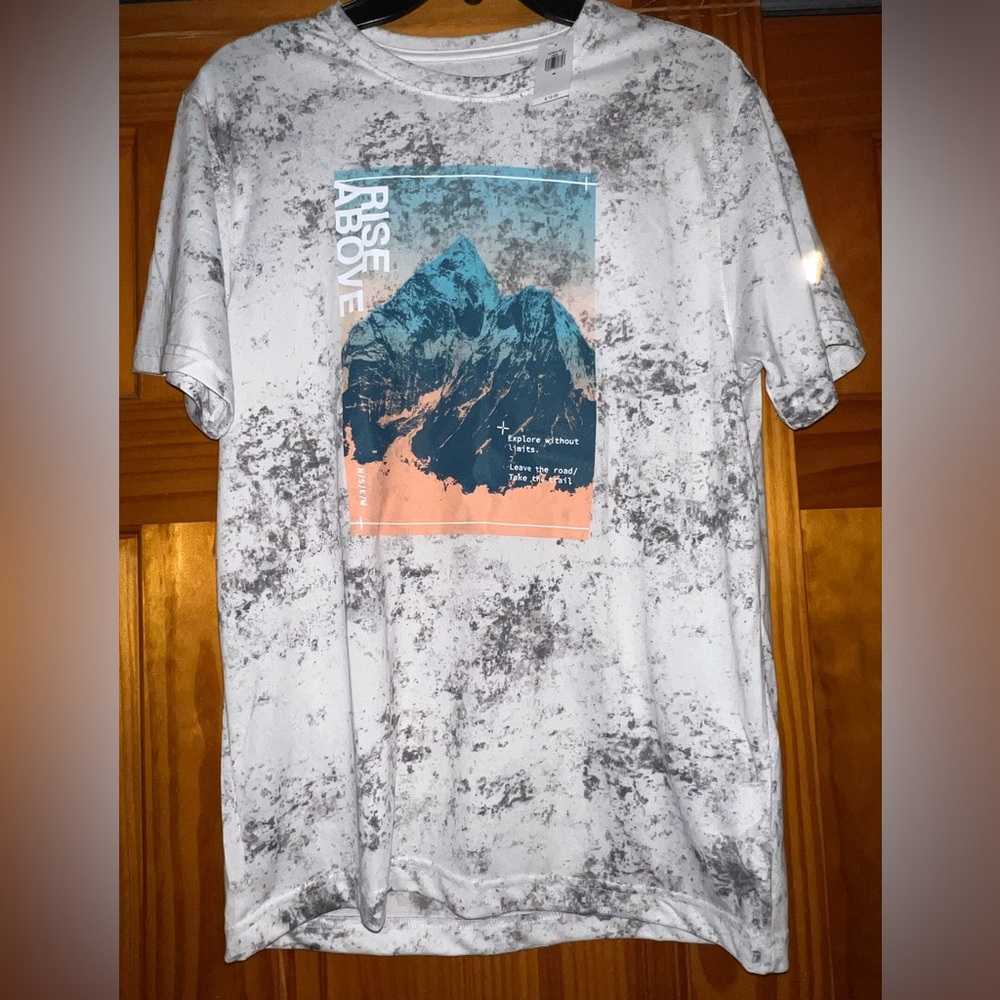 BNWT Old Navy Tee-NEW!
